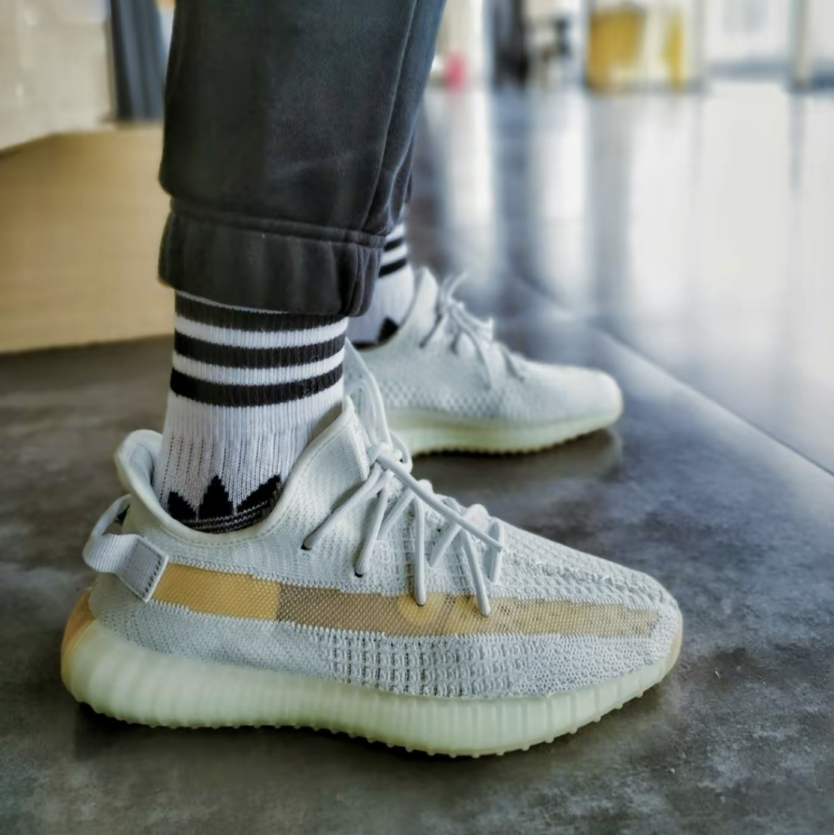 YEEZY 350 HYPERSPACE (EG7491) - Image 2