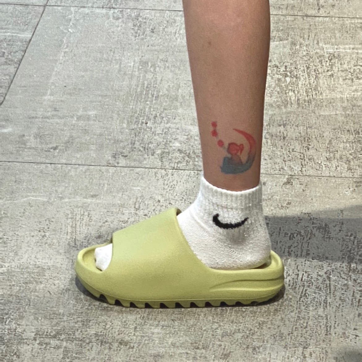 YEEZY SLIDES RESIN - Image 3