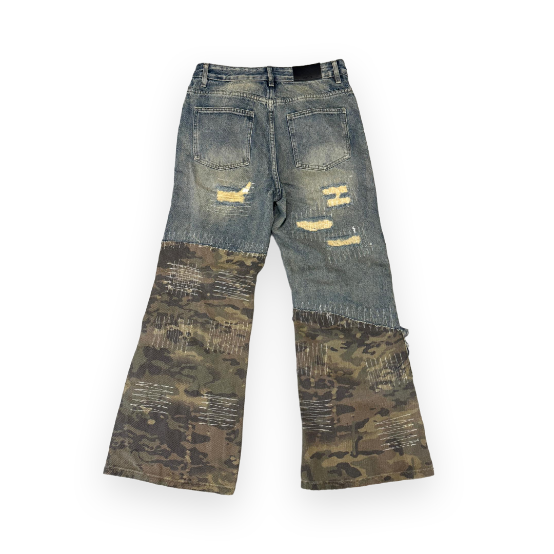 THE 3% DISTRESSED ARMY CAMO JEANS - Image 3
