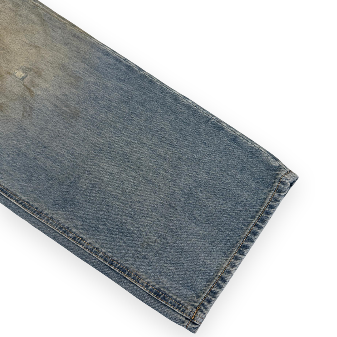 THE 3% DISTRESSED DIRTY STAIN JEANS - Image 8