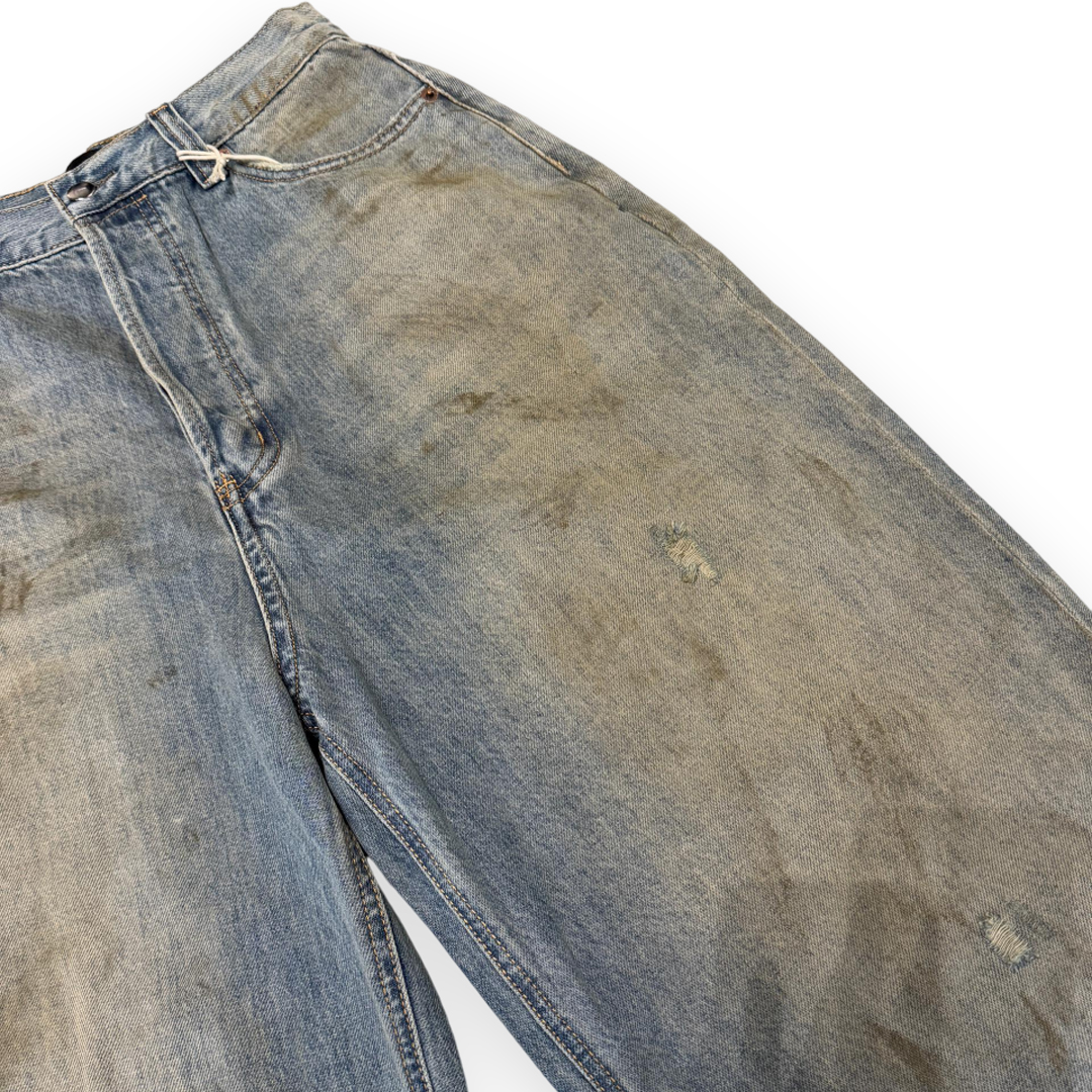 THE 3% DISTRESSED DIRTY STAIN JEANS - Image 5