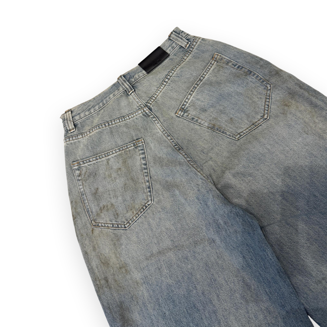 THE 3% DISTRESSED DIRTY STAIN JEANS - Image 7