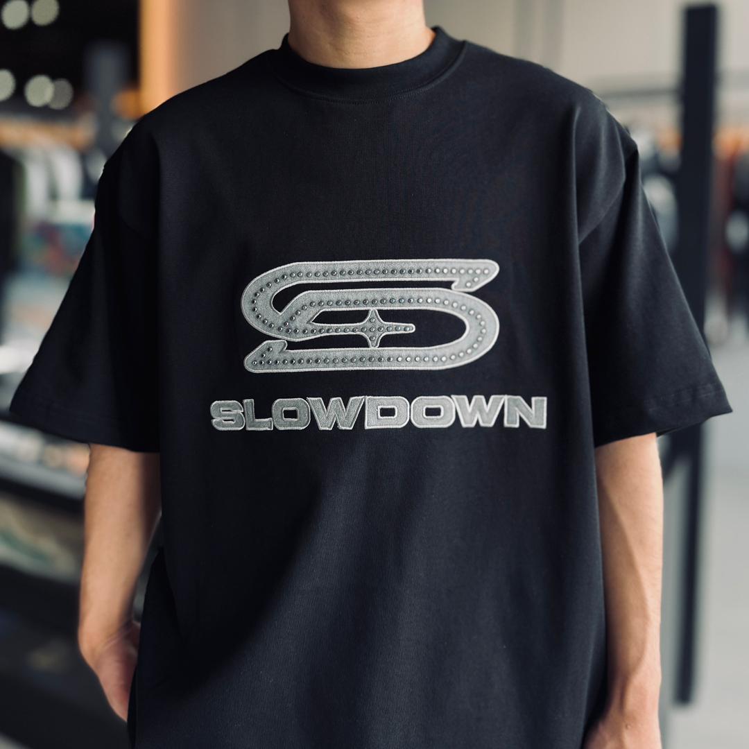 SLOWDOWN ATHELETIC LOGO TEE - Image 3