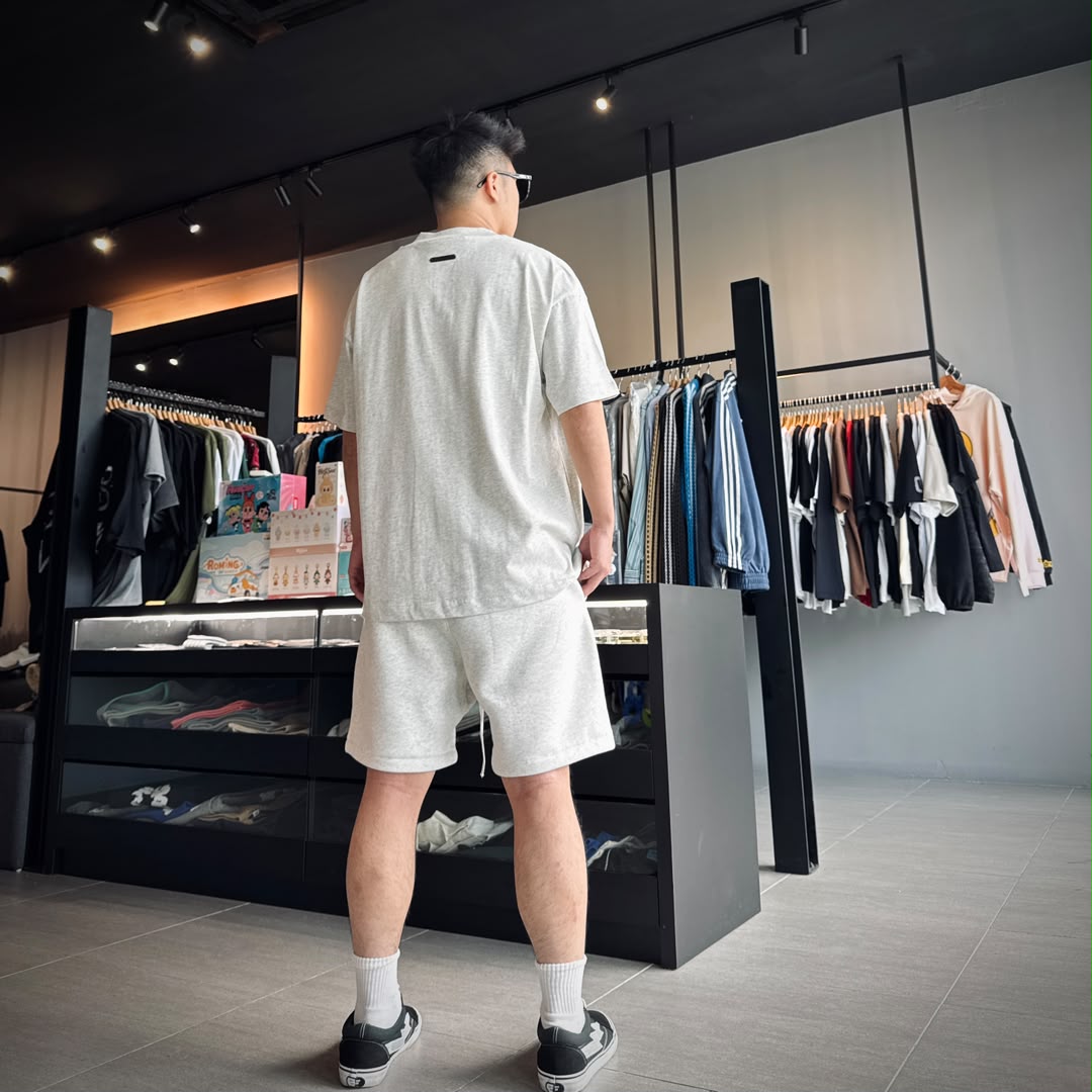 ESSENTIALS SIGNATURE CLASSIC TEE - Image 8