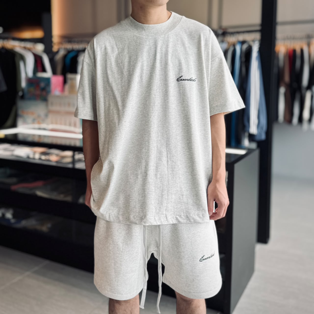 ESSENTIALS SIGNATURE CLASSIC TEE - Image 6