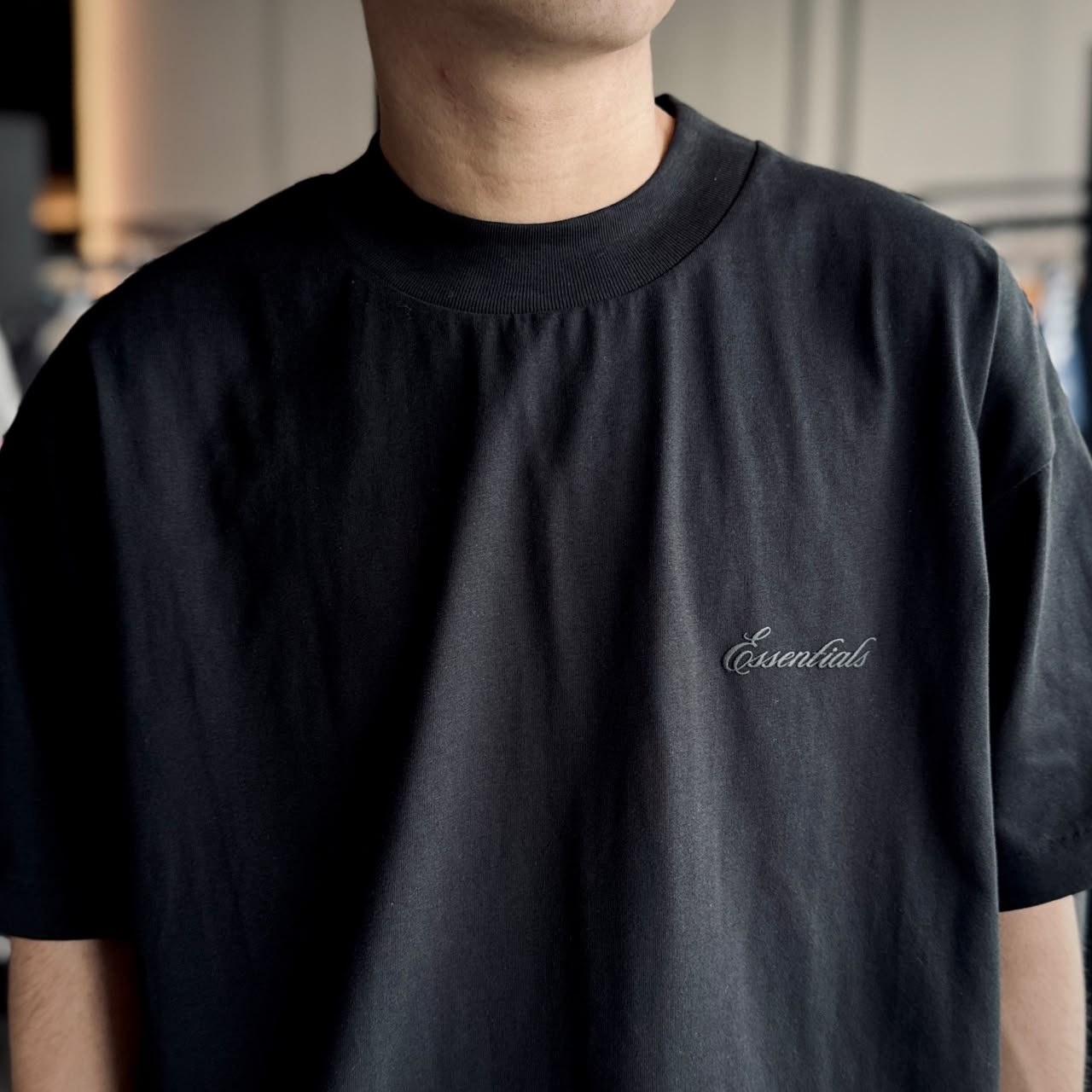 ESSENTIALS SIGNATURE CLASSIC TEE - Image 3