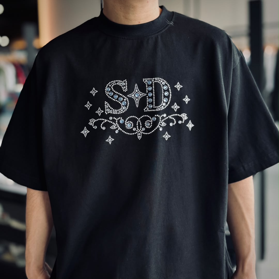 SLOWDOWN RHINESTONE EMBELLISHED TEE - Image 7