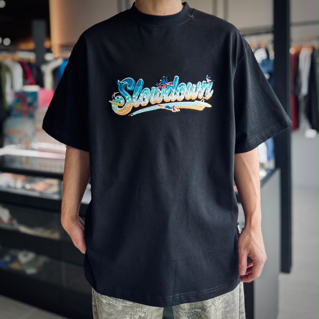 SLOWDOWN SURFING TOWEL EMBROIDERY TEE - Image 3