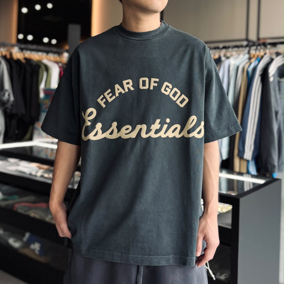 ESSENTIALS TRAINING 90S TEE - Image 5